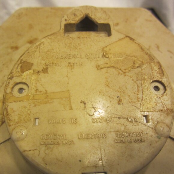 RETRO 70'S WALL CLOCK, METAL W/FAUX TILE PRINT, GE CLOCK - Picture 8 of 10